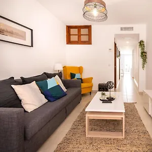lovely-cozy-2-bedroom-residential-home-with-patio.es-andalucia.com/